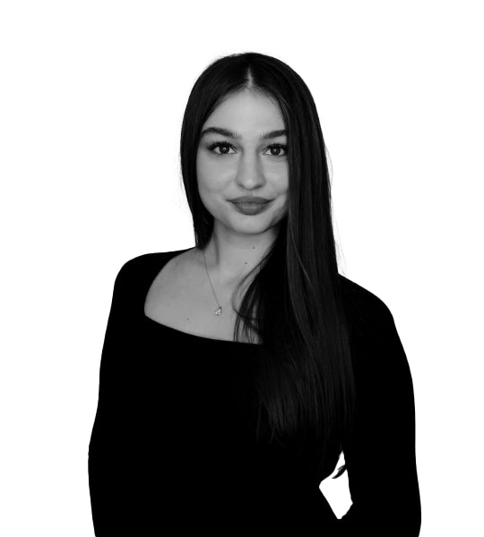 Mania Daniela Social Media Specialist re7consulting