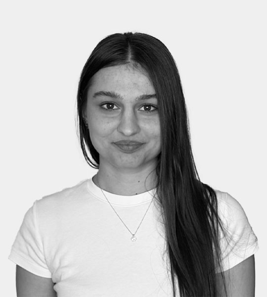 Mania-Daniela-Social-Media-Specialist